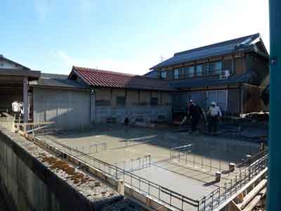 tt101201-ベースCON打設.jpg